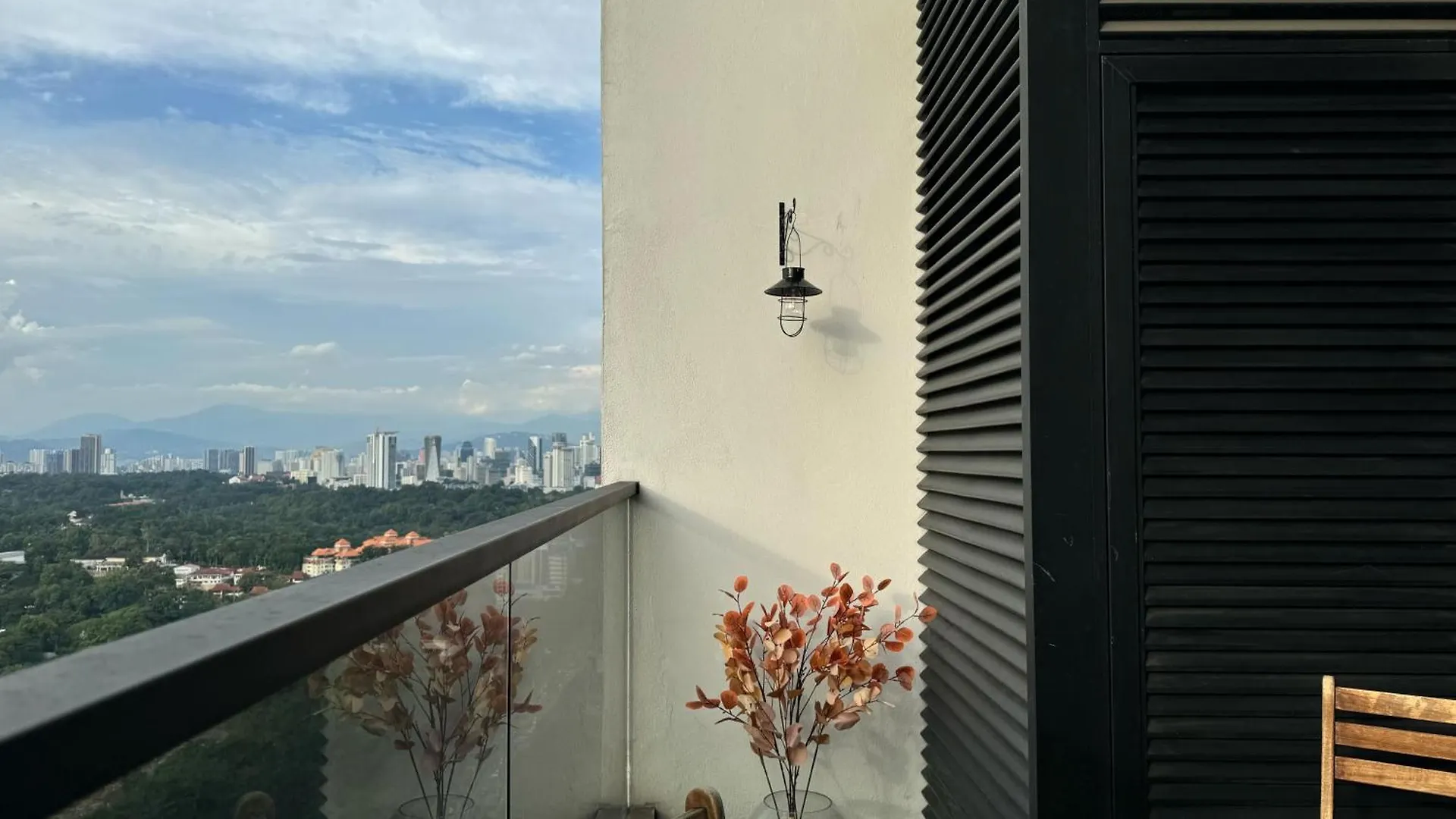 בית אירוח דירות קואלה לומפור The Establishment - Menara Teguh Bangsar מלזיה